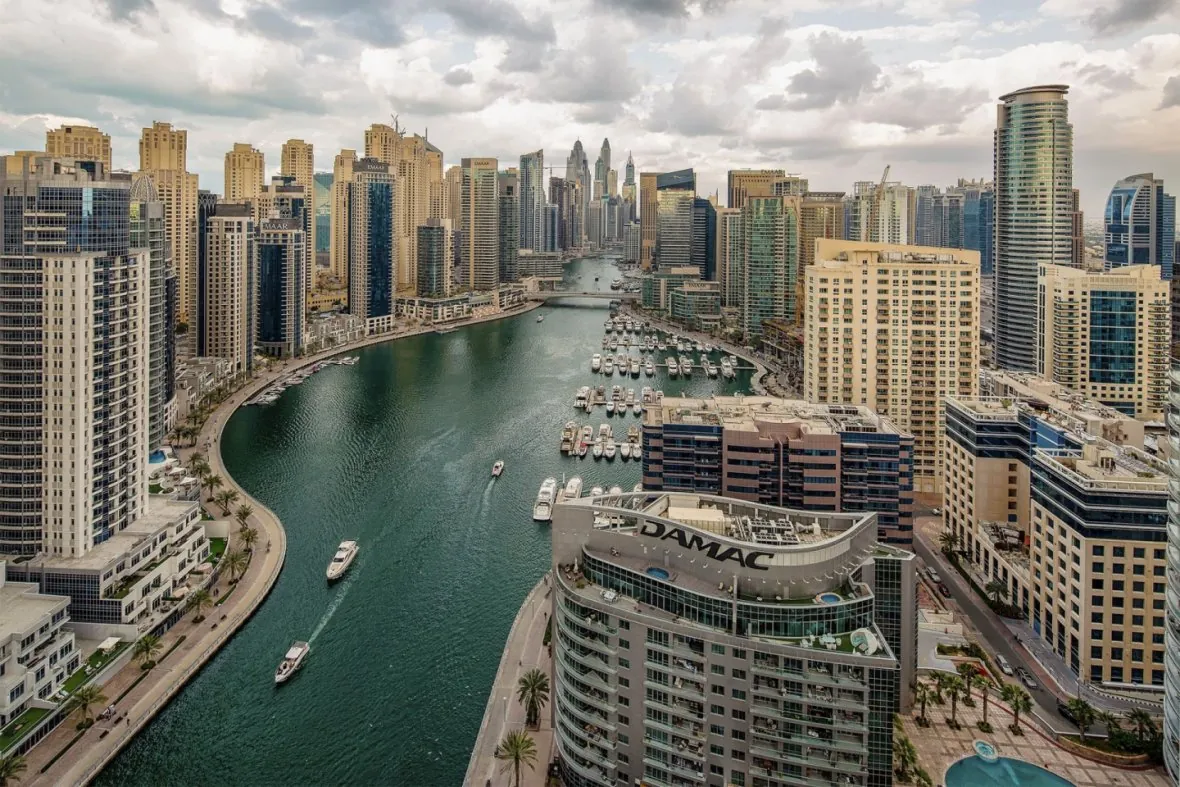 Dubai Marina Area Guide 2026: Living, Renting & Investing